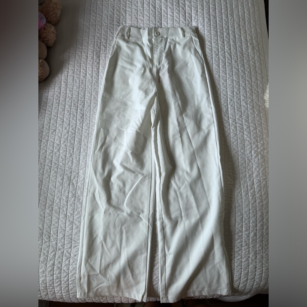 Micas White pants NWT